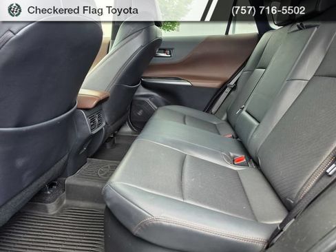 Used 2021 Toyota Venza Limited w/ Carpet Mat Package (TMS) AWD/4WD image 18