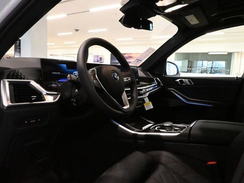 Used 2025 BMW X5 xDrive50e image 13