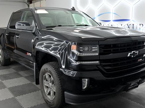 Used 2017 Chevrolet Silverado 1500 LTZ Z71 w/ LTZ Plus Package image 5