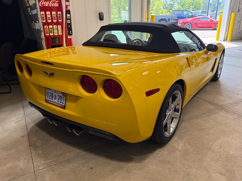 Used 2008 Chevrolet Corvette Convertible w/ Preferred Equipment Group RWD image 9