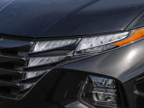 Used 2023 Hyundai Tucson SEL w/ Convenience Package FWD image 2