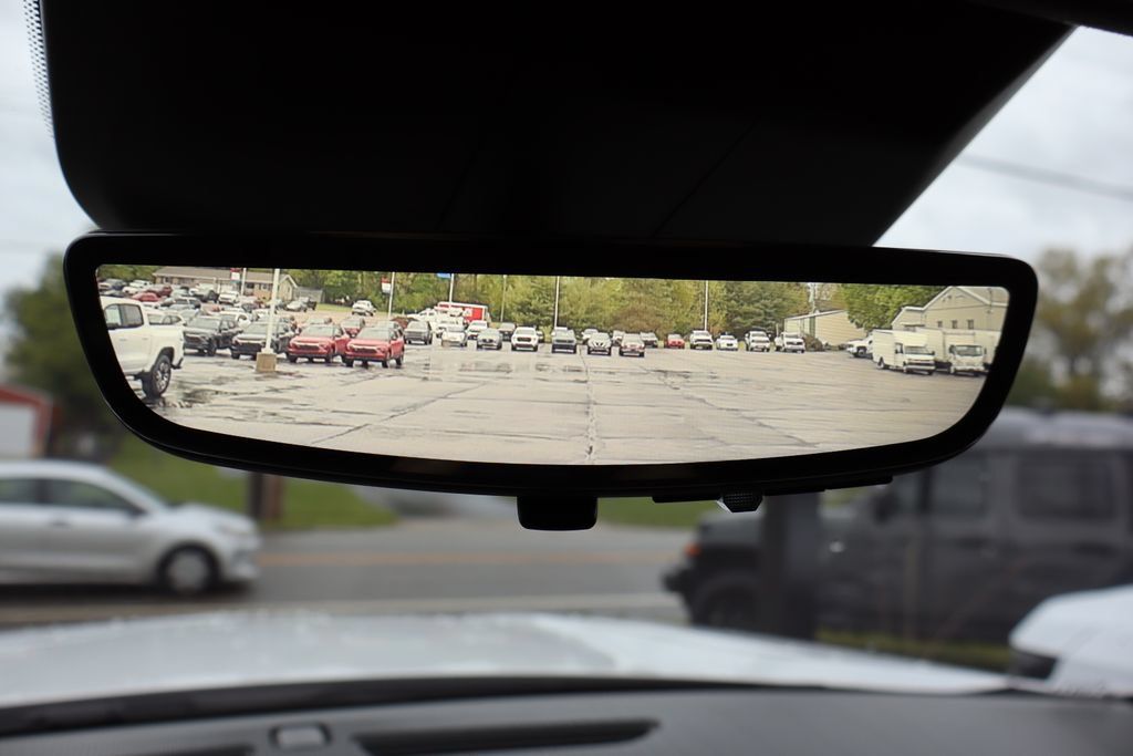 Used 2024 Cadillac Escalade ESV V AWD/4WD image 19
