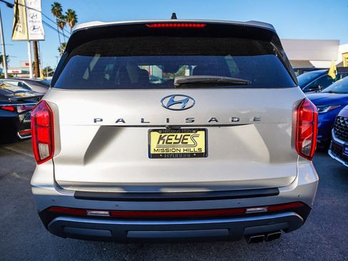 Certified 2025 Hyundai Palisade SEL image 7