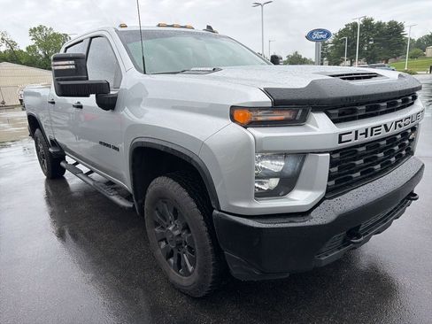 Used 2021 Chevrolet Silverado 2500 Custom w/ Custom Value Package AWD/4WD image 6