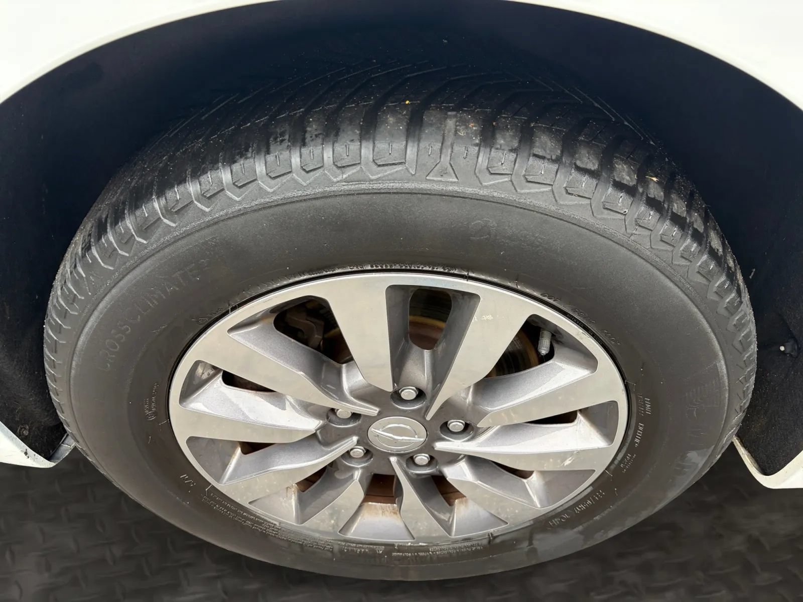Used 2019 Chrysler Pacifica Touring-L Plus w/ Advanced Safetytec Group FWD image 41