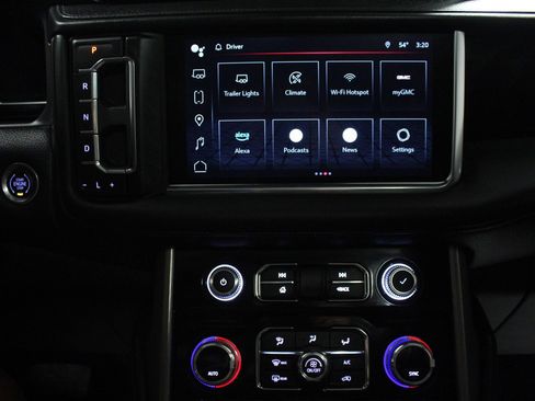 Used 2024 GMC Yukon XL Denali image 23