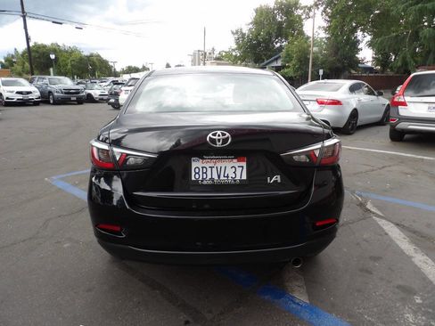 Used 2017 Toyota Yaris iA FWD image 10