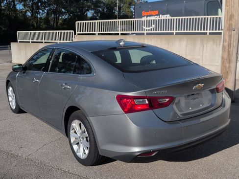 Used 2025 Chevrolet Malibu LT FWD image 4