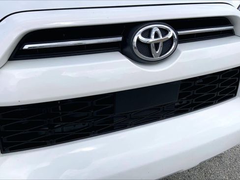 Used 2022 Toyota 4Runner SR5 RWD image 29