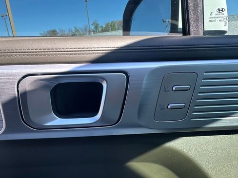 Used 2025 Hyundai Santa Fe Calligraphy image 32