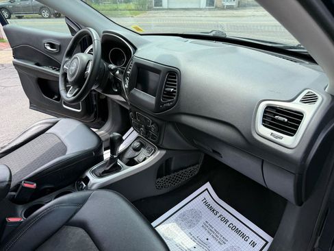 Used 2019 Jeep Compass Latitude AWD/4WD image 22