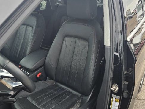 Used 2019 Audi Q5 2.0T Premium Plus w/ Premium Plus Package AWD/4WD image 11