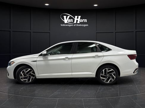Used 2023 Volkswagen Jetta SEL FWD image 4