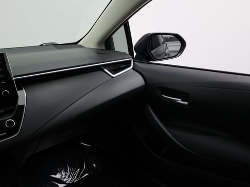 Used 2021 Toyota Corolla LE FWD image 28