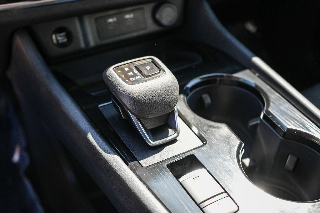 Used 2024 Nissan Rogue SV FWD image 18