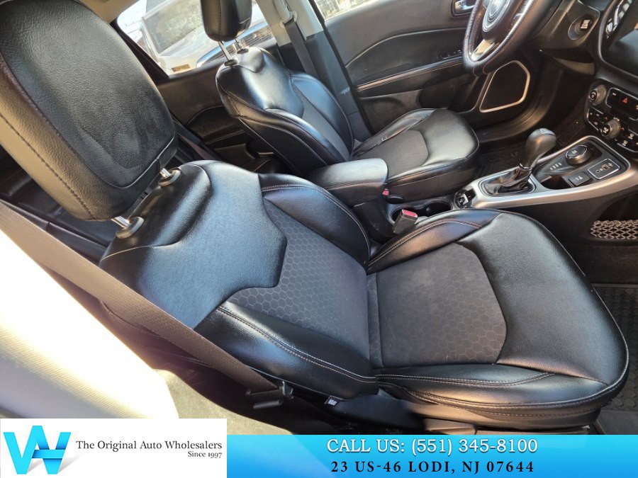 Used 2019 Jeep Compass Latitude w/ Cold Weather Group AWD/4WD image 13