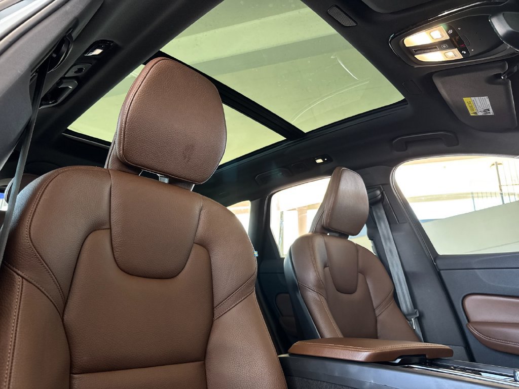 Certified 2024 Volvo XC60 T8 Plus w/ Protection Package Premier AWD/4WD image 16