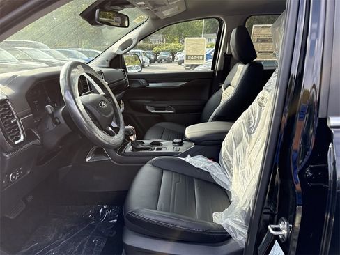 New 2025 Ford Ranger Lariat w/ Chrome Accent Package image 16