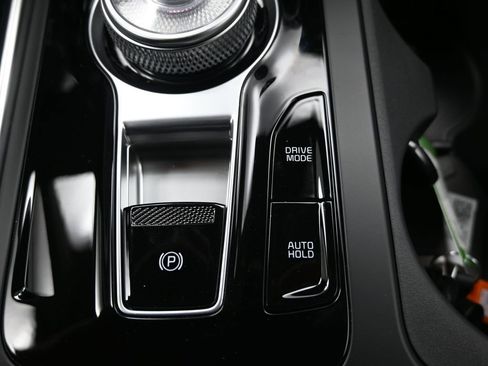New 2026 Kia Carnival EX FWD image 24