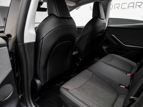 Used 2026 Tesla Model Y 2WD image 37