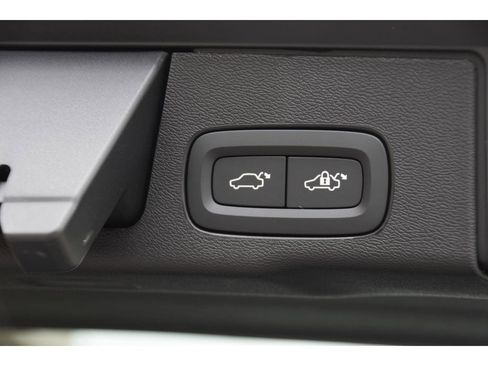 Certified 2026 Volvo XC60 B5 Core w/ Protection Package Premier image 24