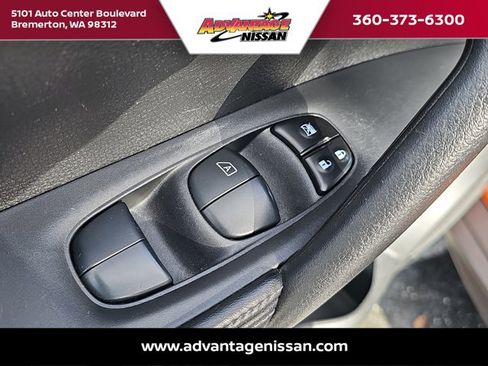 Used 2019 Nissan Rogue SV w/ Sun & Sound Touring Package image 9