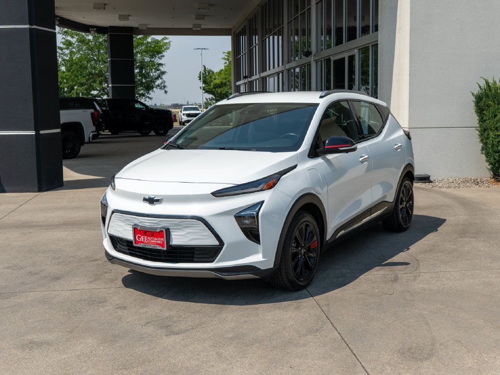 Certified 2023 Chevrolet Bolt EUV Premier w/ Redline Edition FWD image 4
