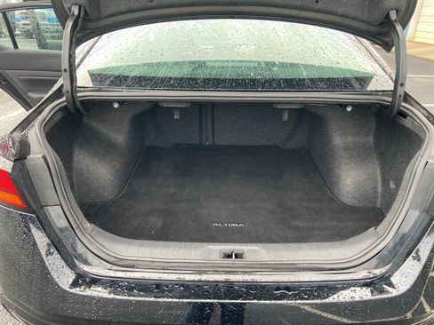 Used 2022 Nissan Altima 2.5 SV w/ SV Premium Package image 13