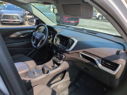 Used 2023 GMC Terrain SLE w/ Driver Convenience Package image 21