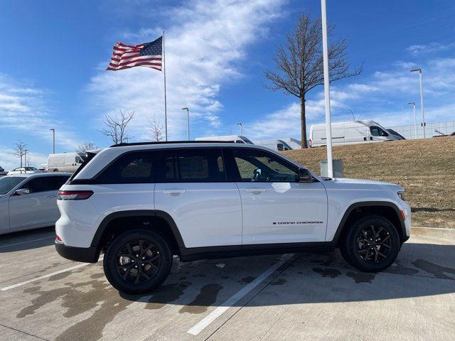New 2026 Jeep Grand Cherokee Altitude AWD/4WD image 7