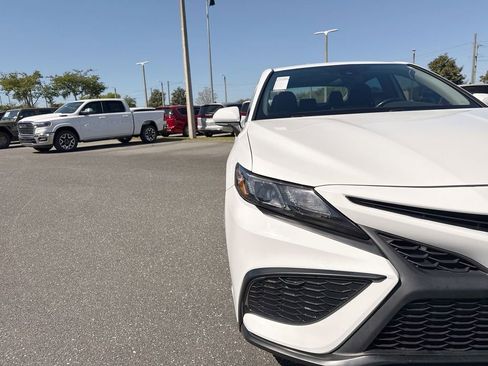 Used 2023 Toyota Camry SE image 7
