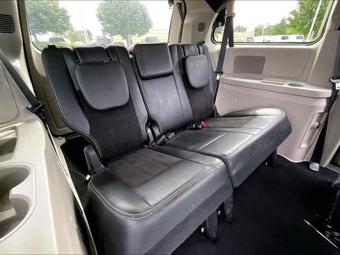 Used 2019 Dodge Grand Caravan SXT FWD image 32