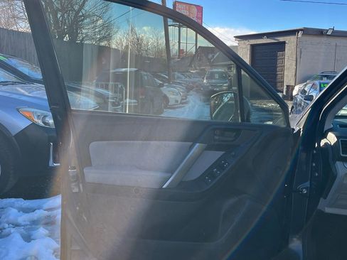 Used 2016 Subaru Forester 2.5i w/ Alloy Wheel Package image 10