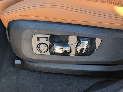 New 2026 BMW X6 xDrive40i w/ Climate Comfort Package image 16