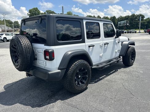 Used 2018 Jeep Wrangler Unlimited Sport AWD/4WD image 8