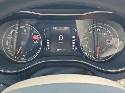 Used 2020 Jeep Cherokee Latitude Plus FWD image 12