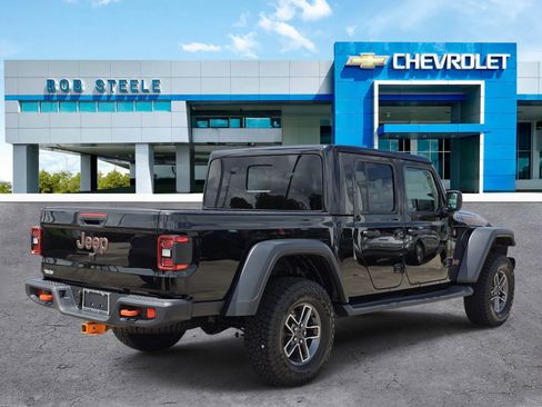 Used 2018 Toyota Tacoma TRD Sport RWD image 4