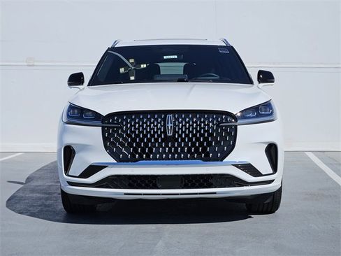 New 2025 Lincoln Aviator Black Label image 2