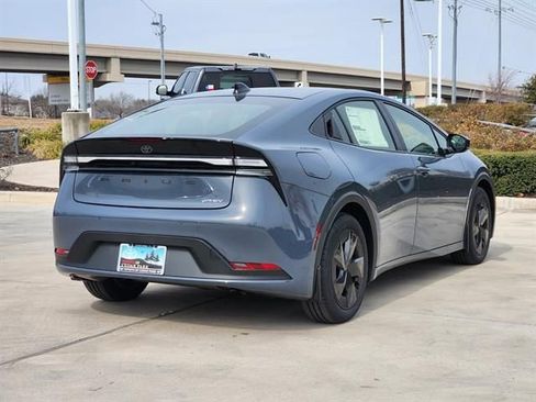 New 2026 Toyota Prius SE image 4