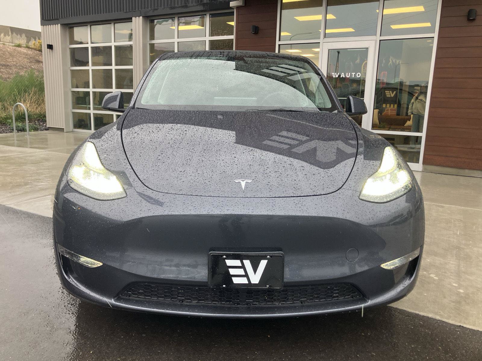 Used 2023 Tesla Model Y Long Range AWD/4WD image 3