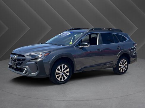 Used 2025 Subaru Outback Premium AWD/4WD image 36