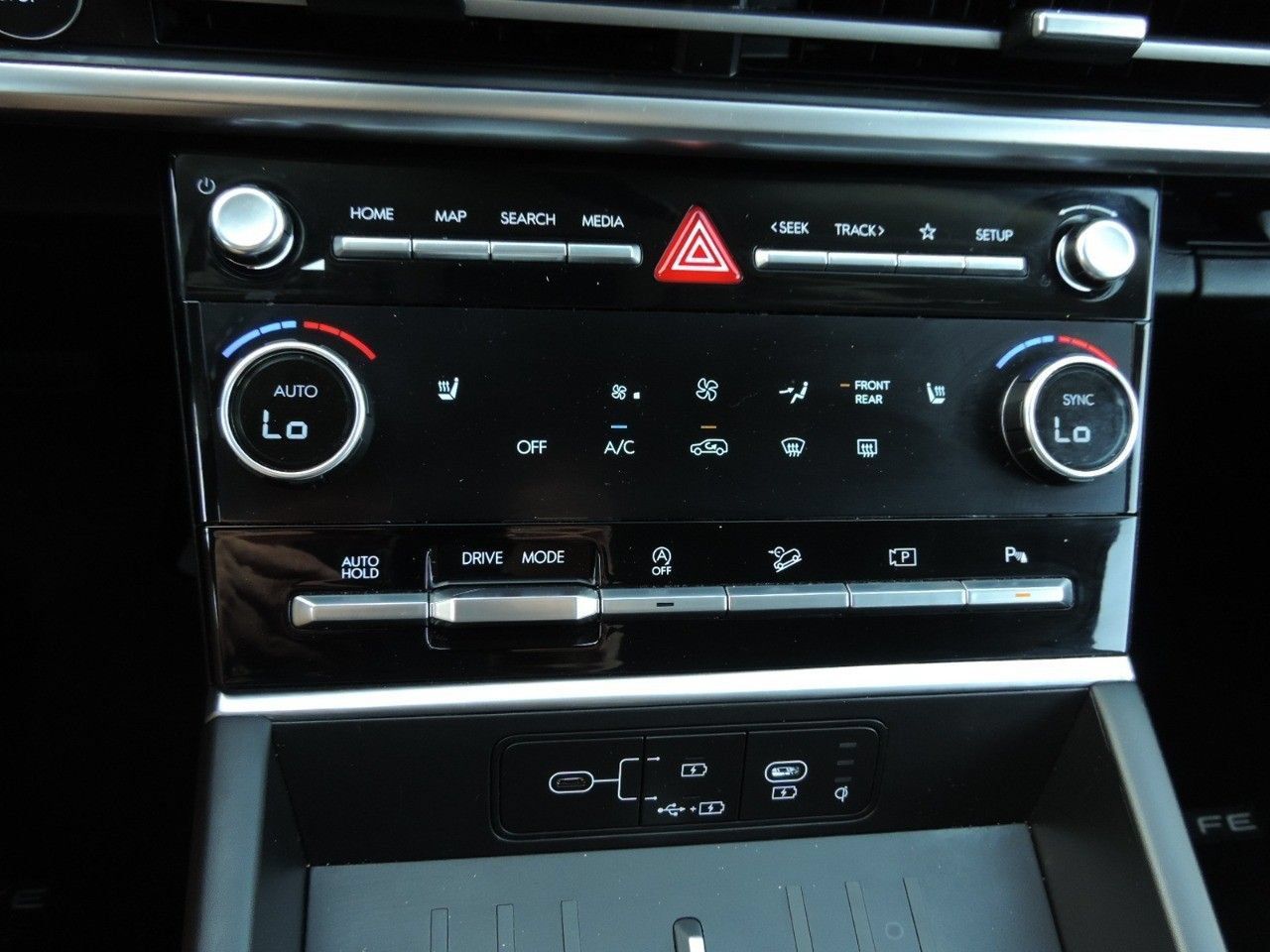 Used 2025 Hyundai Santa Fe SEL FWD image 22