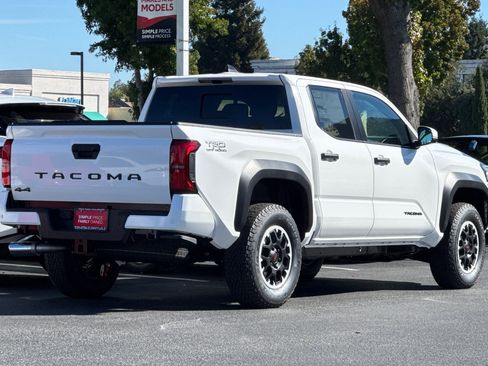New 2025 Toyota Tacoma TRD Off-Road image 3