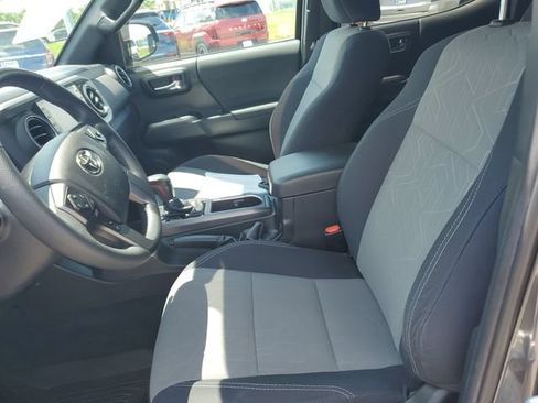 Used 2021 Toyota Tacoma TRD Sport AWD/4WD image 15