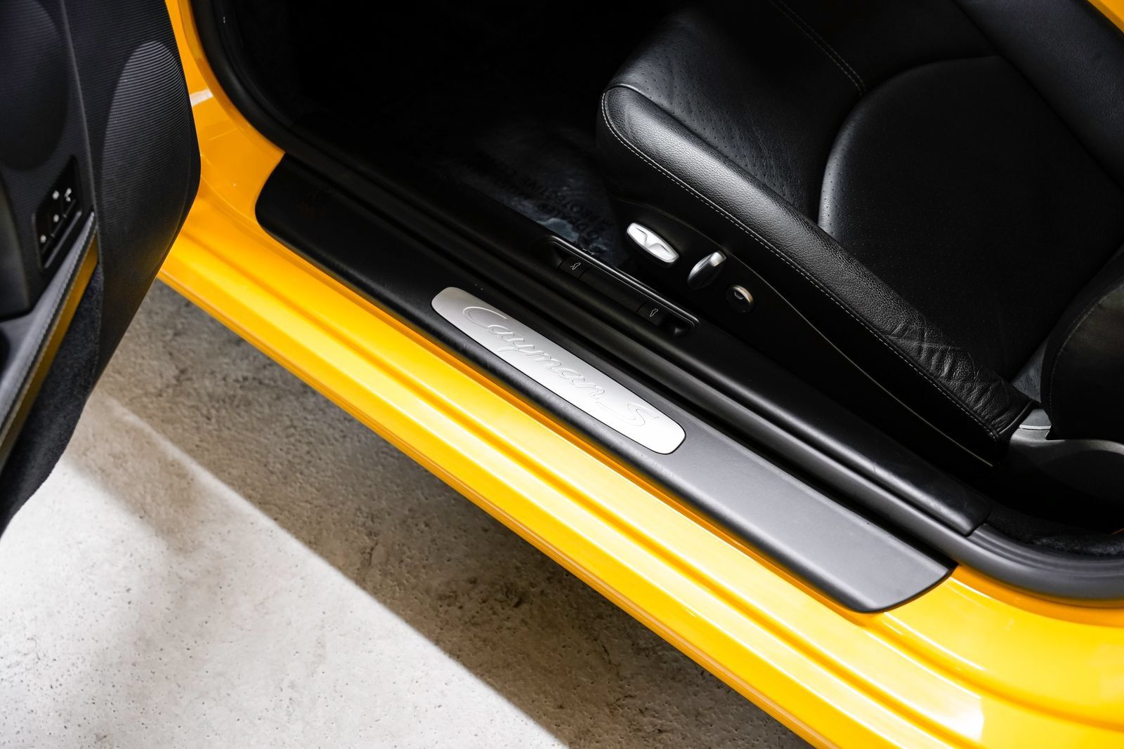 Used 2011 Porsche Cayman S RWD image 20