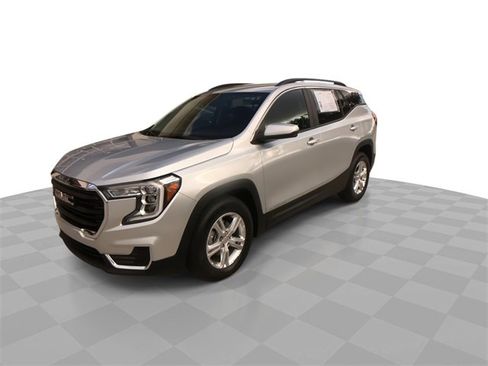 Used 2022 GMC Terrain SLE w/ Driver Convenience Package image 6