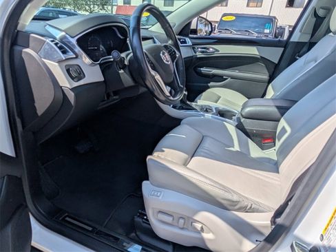 Used 2013 Cadillac SRX Luxury w/ Driver Awareness Package image 11