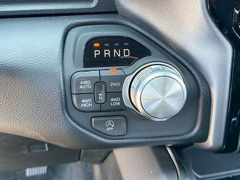 New 2026 RAM 1500 Laramie AWD/4WD image 18