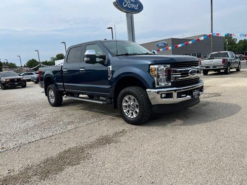 Used 2019 Ford F250 XLT w/ XLT Premium Package AWD/4WD image 2