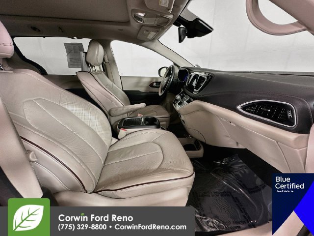 Used 2017 Chrysler Pacifica Limited FWD image 36